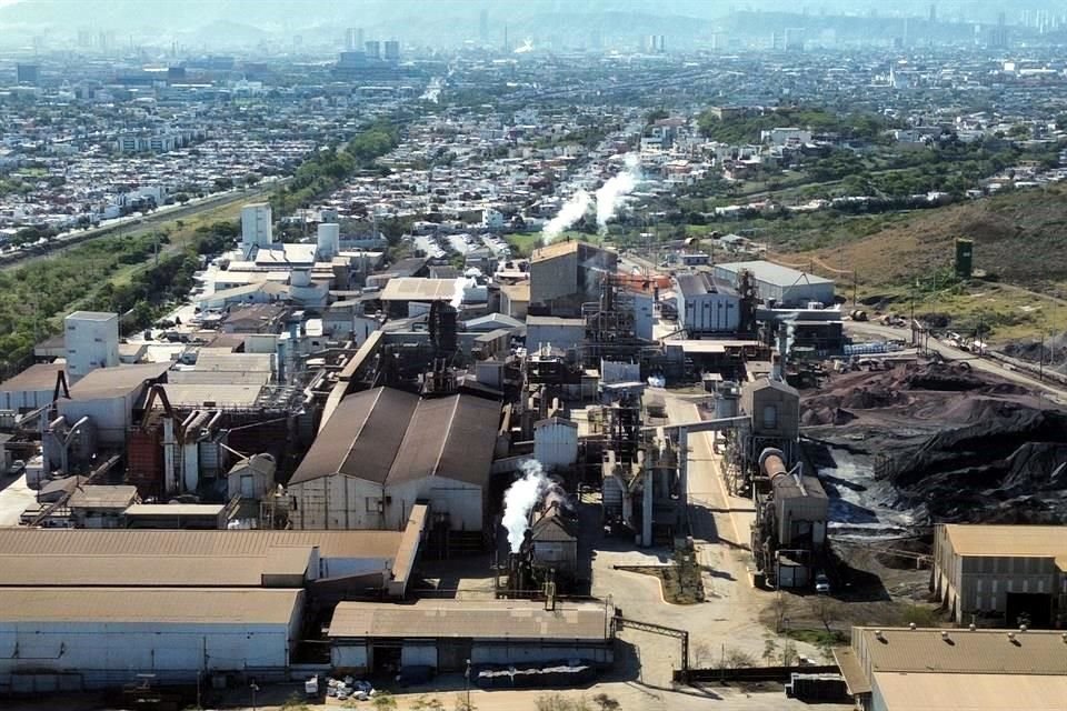 La planta de Zinc Nacional, en San Nicolás, es inspeccionada por personal de la Profepa desde el pasado viernes.