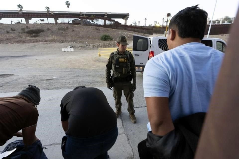 Donald Trump autorizó que autoridades de migración arresten a personas en llamados lugares sensibles como iglesias y escuelas.