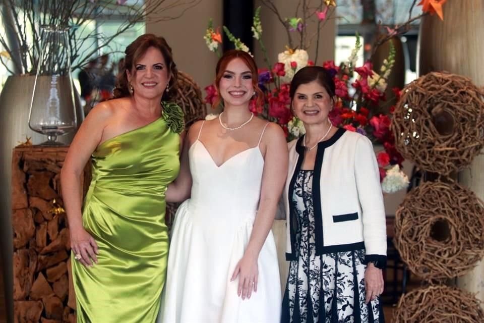 Silvia Peña de García, Ángela Mercedes García Peña y Lourdes Ávila de Saunders