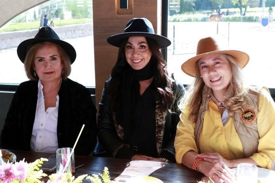 Alicia Gutiérrez, Rosy Lozano y Dora Maldonado