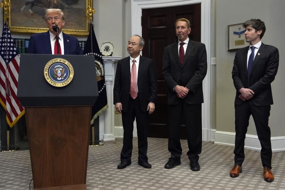 El Presidente Donald Trump durante el anuncio de la creación del megaproyecto de IA: Stargate.