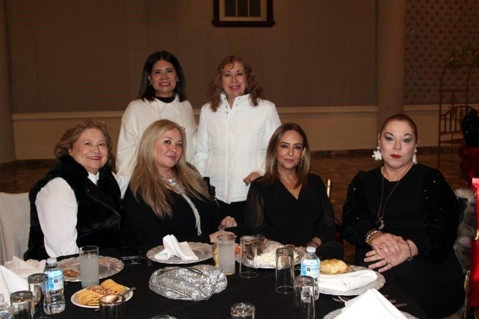 Gina Sánchez, Juanita Montemayor, ABAJO: Enriqueta Chan, Nelly Salaices, Rosalinda Martínez, Claudia Juárez