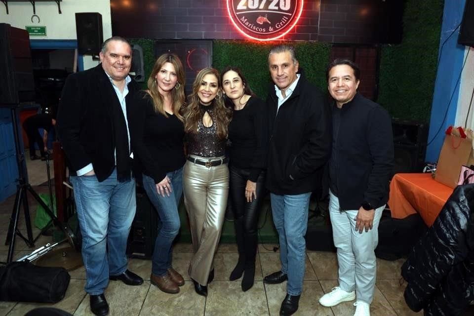 Iram Garza, Vanessa Elizondo, Marily Martínez, Lenny Garza, Israel González y Arturo Nava