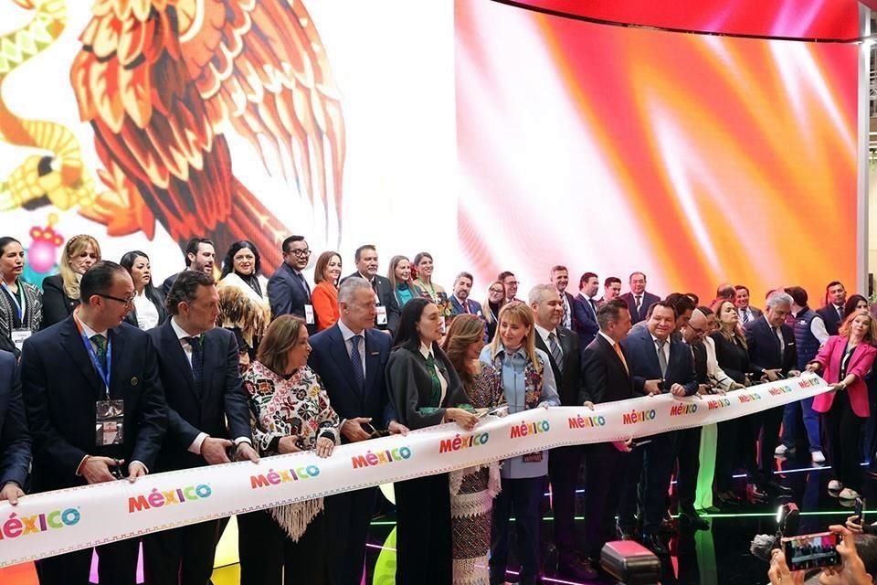 Inauguración del pabellón de Yucatán en la Fitur de España.