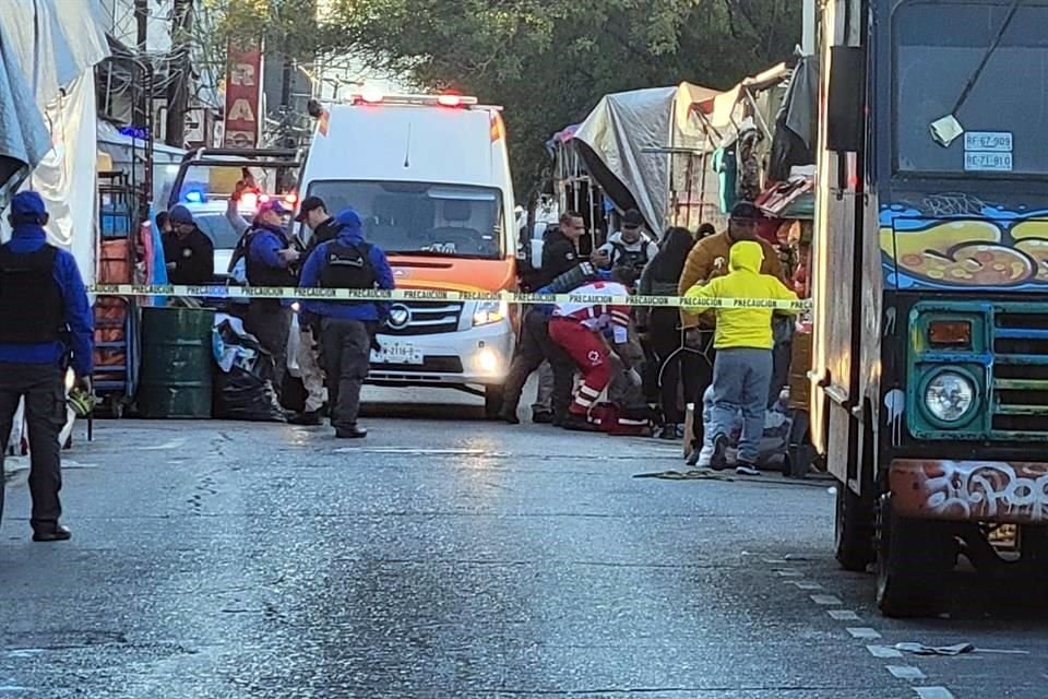 Al menos una persona queda herida por arma de fuego, luego de una balacera en Colegio Civil y 5 de Mayo, en el Centro de Monterrey.