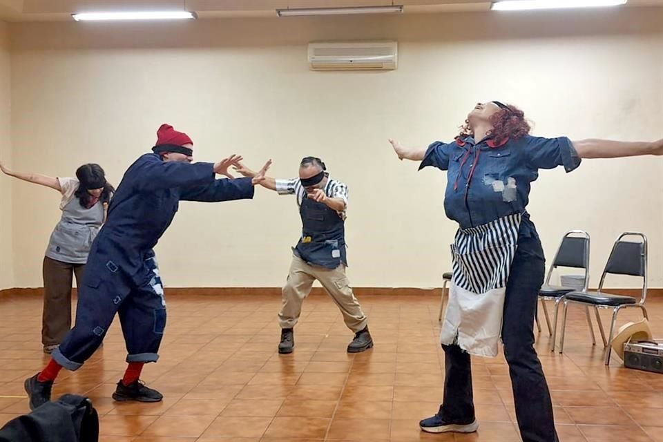 Ensayo de la obra 'La Caverna...', creación colectiva de la Compañía Origen Teatro.