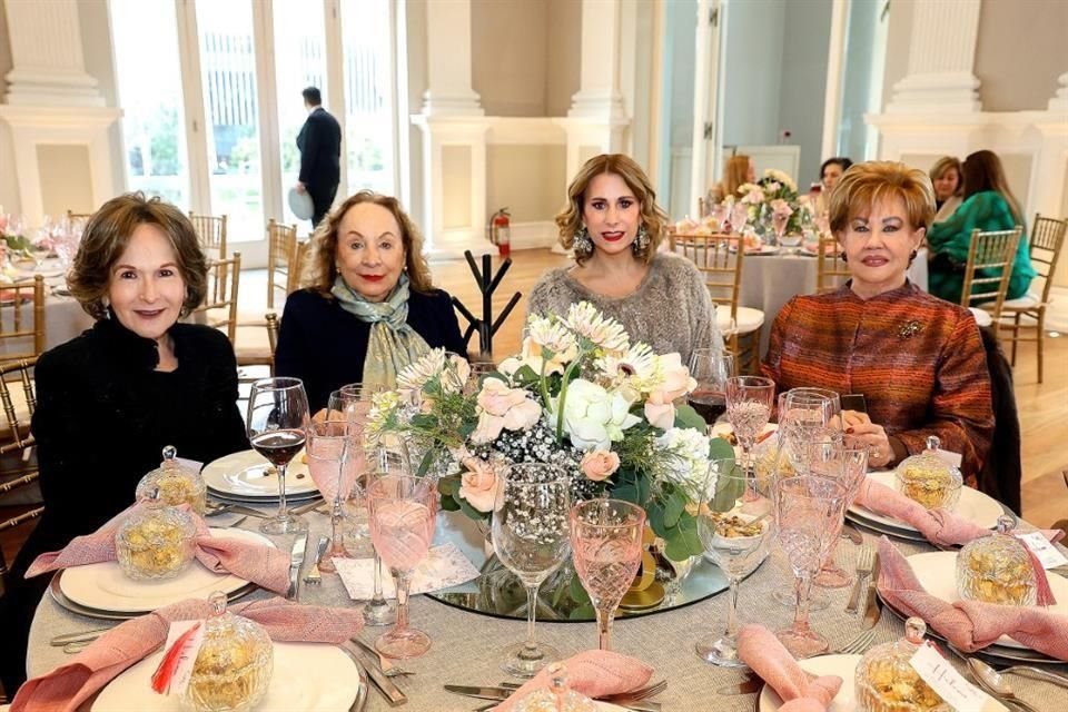 Adriana Tijerina, Aurora Cantú de Cagnasso, Graciela Tancredi de Flores y Graciela Flores de Tancredi