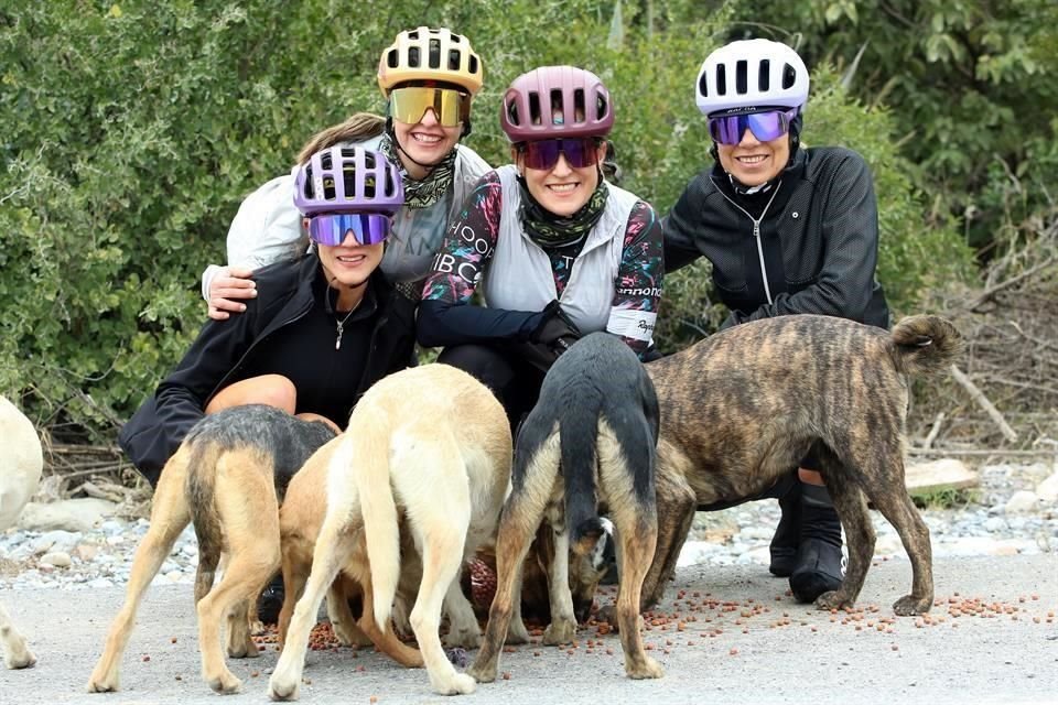 Becky Fernández, Cecy Lozano, Yolanda Saro y Yoyo Iribarren