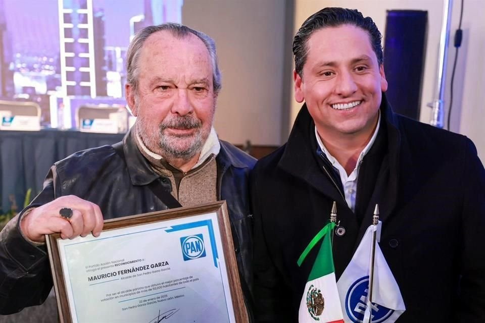 El Alcalde sampetrino Mauricio Fernández con el Diputado federal Homero Niño, que fungió como el anfitrión del encuentro, llevado a cabo por primera en Nuevo León.