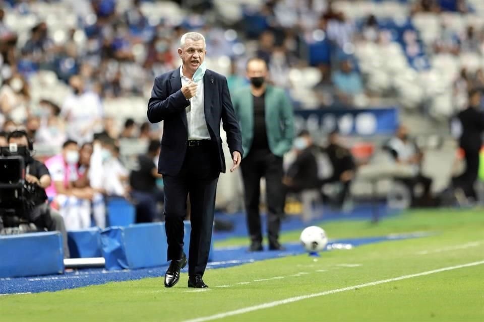 Javier Aguirre cree que es el partido más regular que ha dado su equipo recientemente.