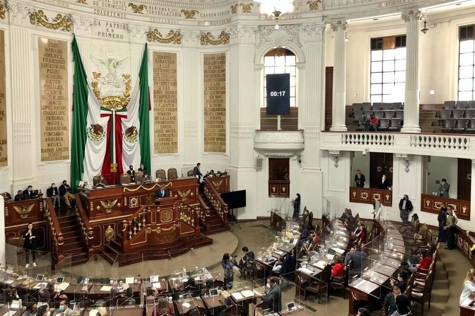 La Comisión del Espacio Público del Congreso planteó estudiar el uso de drones para exhibir publicidad.