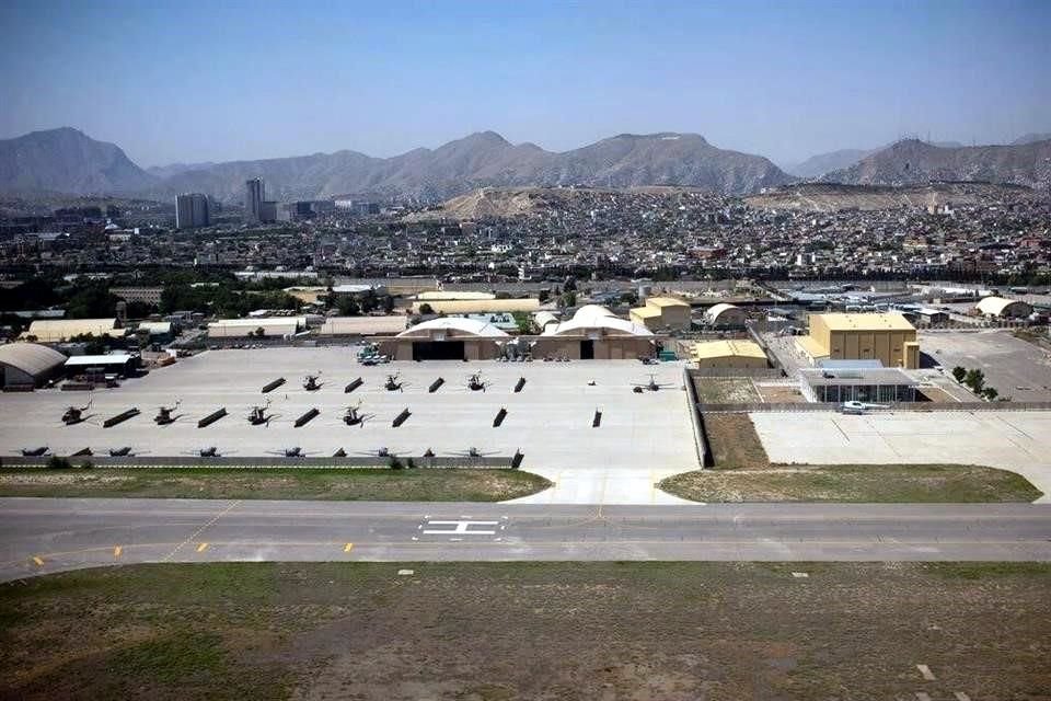 El lado militar del Aeropuerto Internacional Hamid Karzai en Kabul.