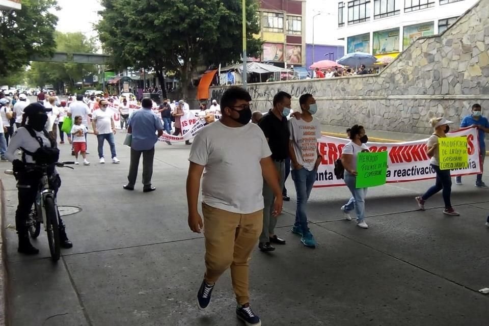 Comerciantes de San Juan de Dios reclaman que el Congreso tiene en la congeladora reforma de ley que daría certeza jurídica a locatarios.