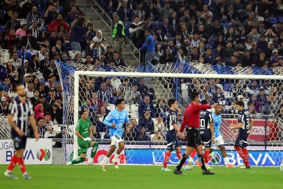 Por Pachuca marcaron Idrissi, Rondón y Kennedy de manera consecuita, poniendo a Rayados contra la pared.