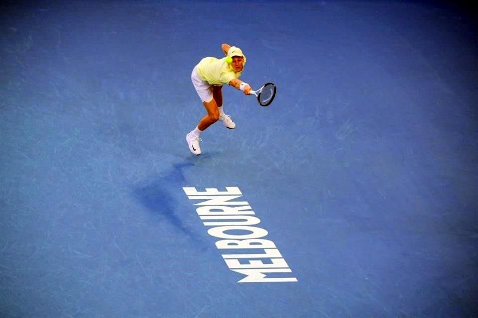 El tenista italiano Jannik Sinner, número uno mundial, conservó su corona en Melbourne.