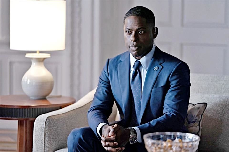 Sterling K. Brown se pone en la piel del Agente Xavier Collins.