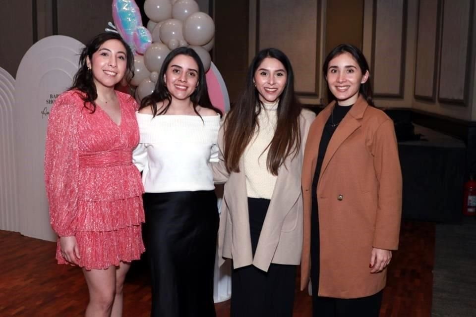 Valeria Martínez, Alexandra Tovar, Danieñla Covarrubias y María Fernanda Sánchez