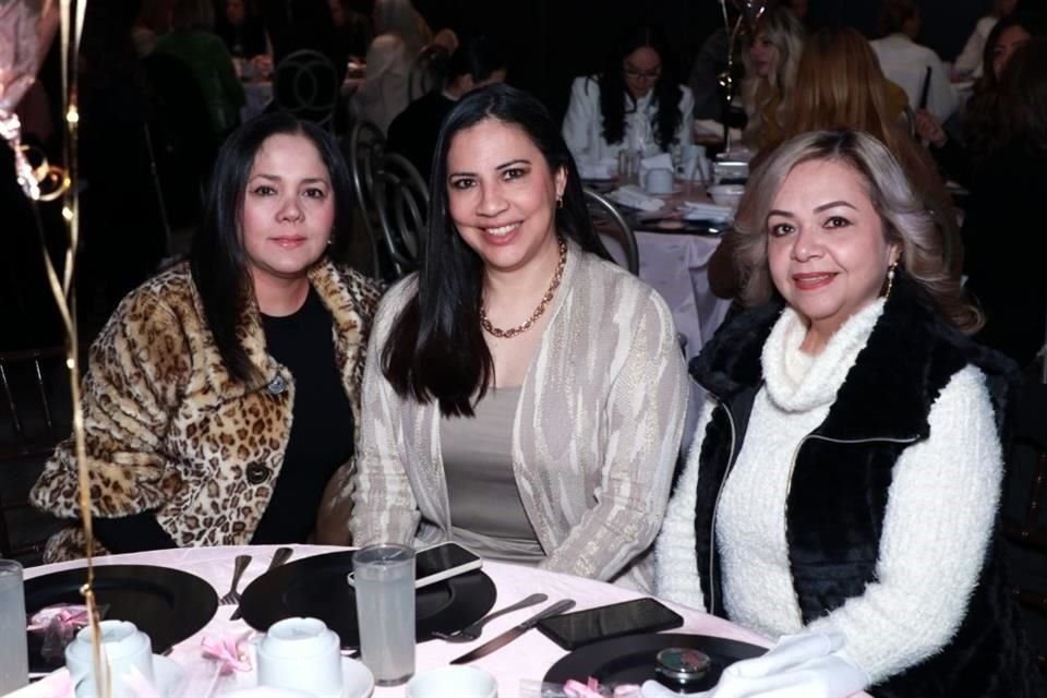 Vero Domínguez, Karla Leal Isla de Contreras y Mirna Hernández