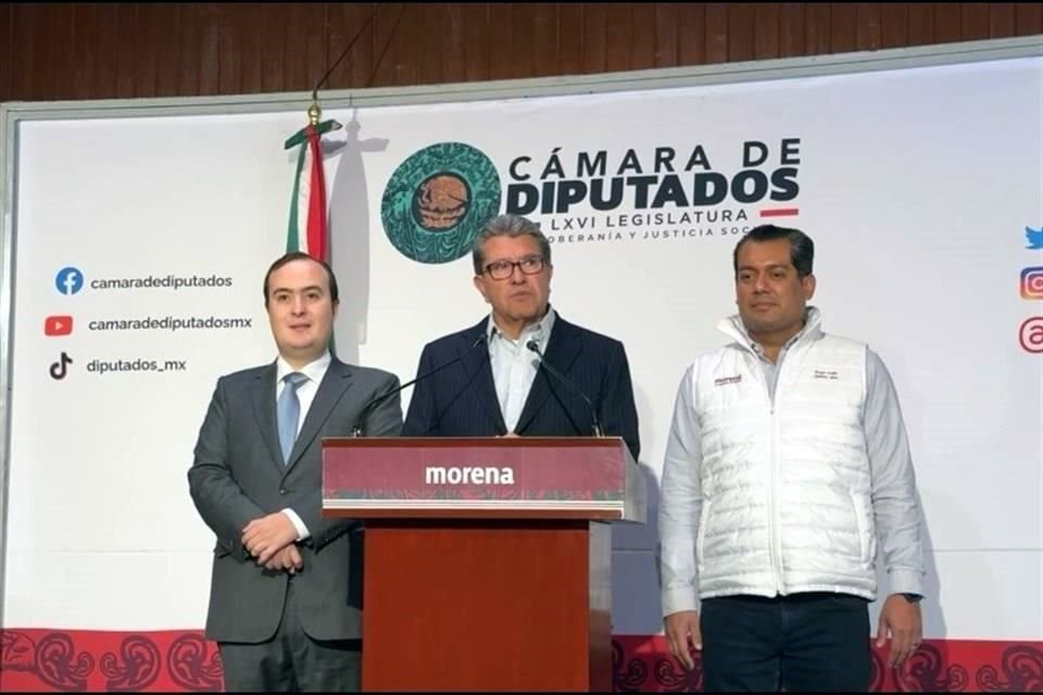 Monreal y diputados morenistas en conferencia de prensa.