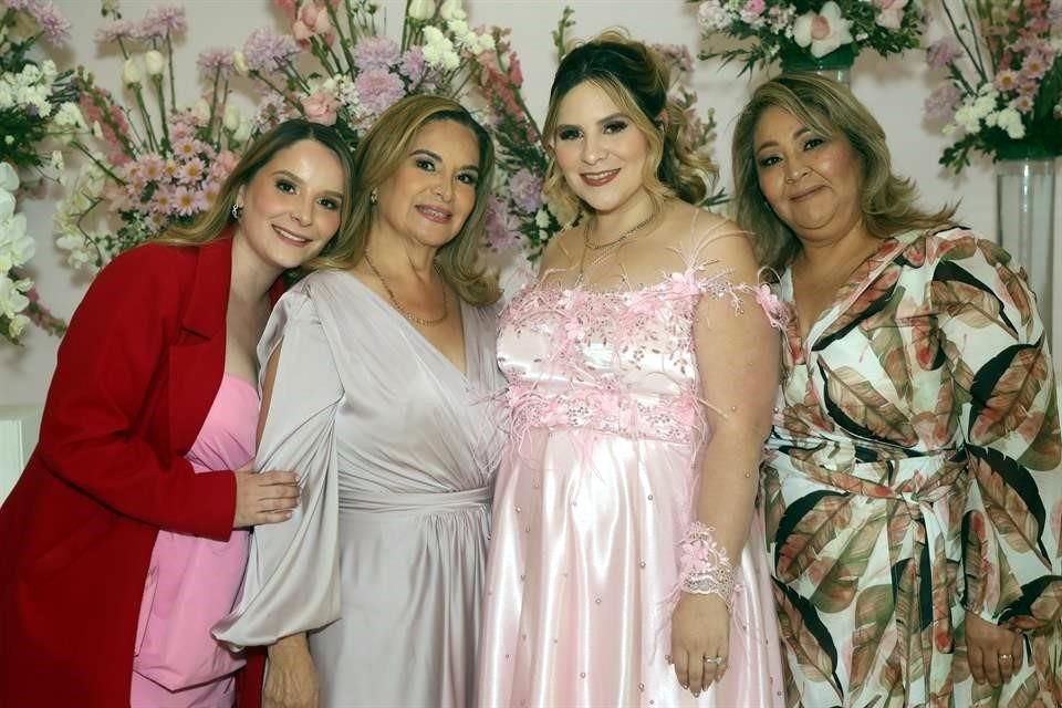 Adracir Elizondo, Edith González, Mareedy Elizondo y Sandra de León