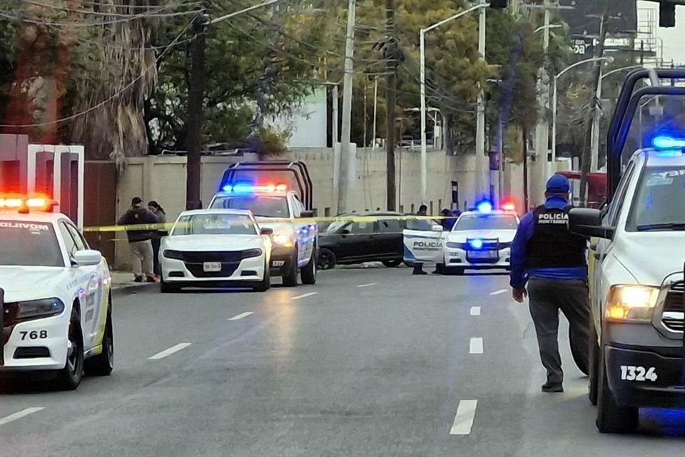 El hombre conducía un auto Bora negro.