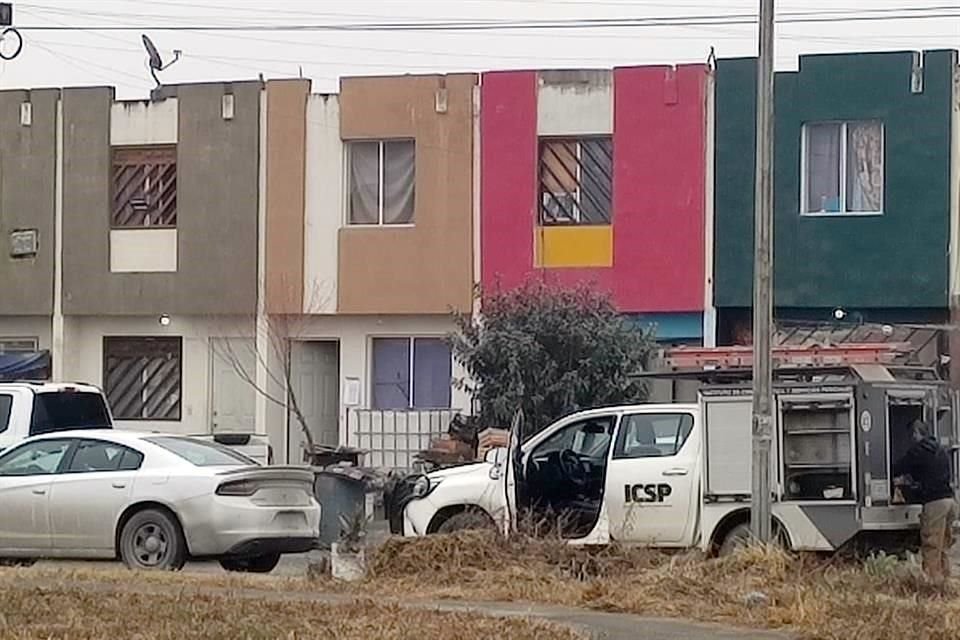 La Fiscalía General catea un domicilio en la Colonia Villas del Jaral, en El Carmen, donde detienen a un hombre y aseguran mariguana.