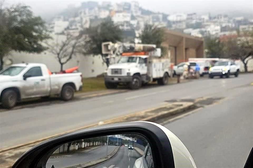 Para solucionar la falla, diversas cuadrillas arribaron esta tarde al sector.