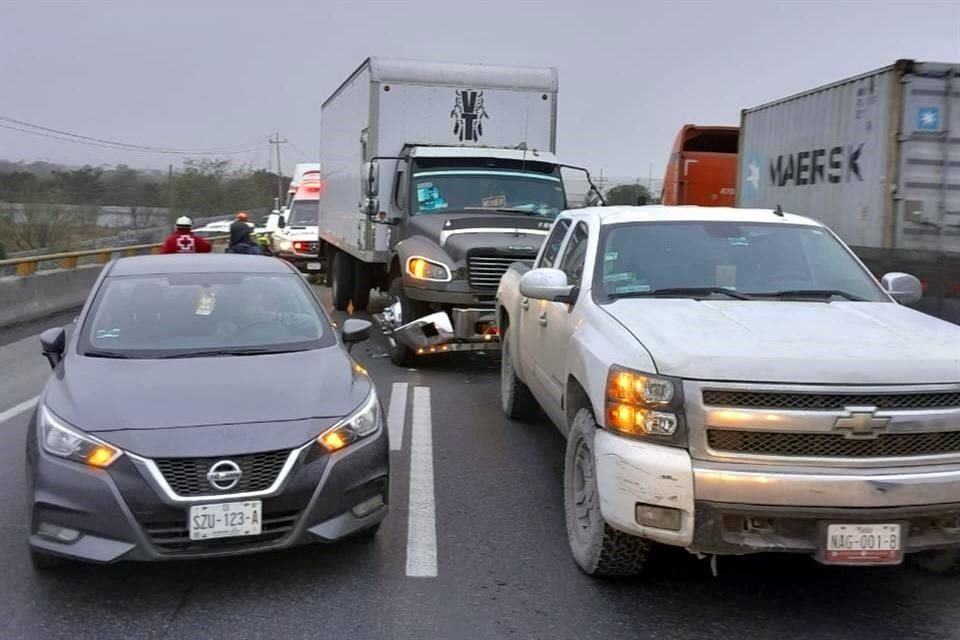 El accidente fue reportado a las 06:53 horas, sobre el puente de Camino a las Pedreras.