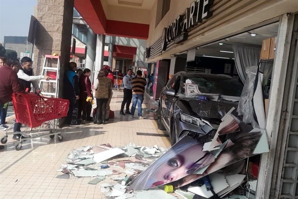 El accidente fue reportado a las 14:55 horas.