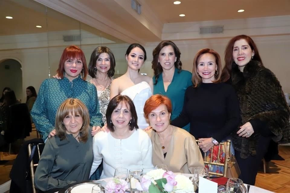 Ivette Olivares, Magdalena Lozano, Kamila Sánchez Muñiz, Patricia Kavande, Yaya Olivares, Marcela de la Garza, Margarita Rodríguez, Martha Canales y Malú Ramones