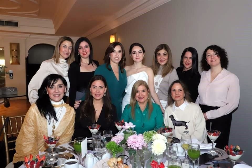 Maru Casellas, Ana Cavazos, Patricia Kavande, Kamila Sánchez Muñiz, Angélica Aguilar, Florencia Martínez, Ana Cecy Flores, Odette Malagón, Gaby Gánem, Claudia Noyola y Karla Canales