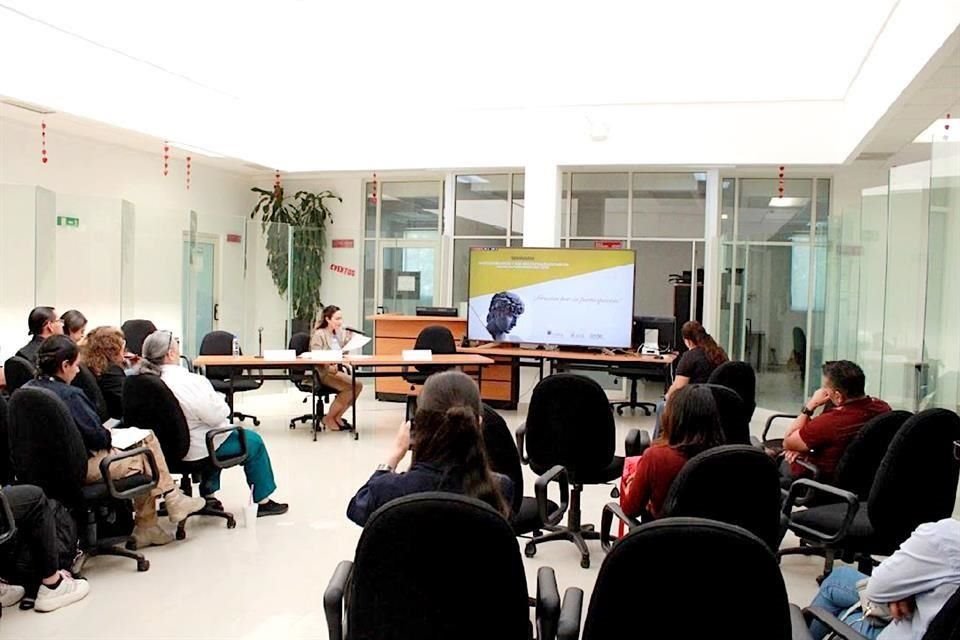 El seminario se realiza en el Instituto de Investigaciones Sociales de la UANL.