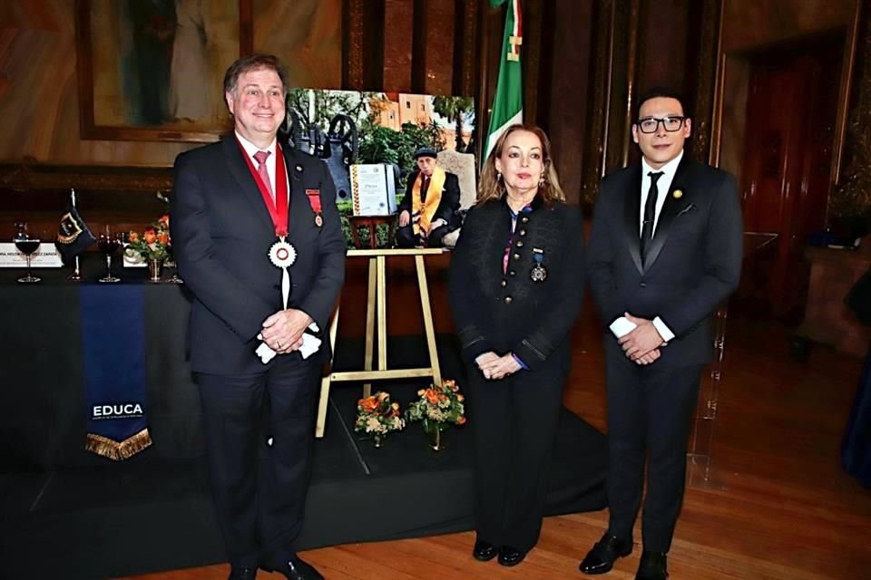 Estela Páez Treviño, hija de Othón Páez Garza Sada junto al Príncipe Sandor Habsburg-Lothringen y Eduardo Carreón Muñoz