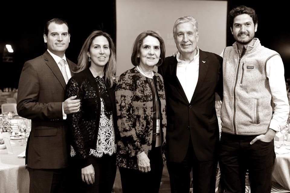 Pablo Páez Garza, Maca Ramírez de Páez, Magdalena Margáin de Ramírez, David Noel Ramírez Padilla y David Noel Ramírez Margáin