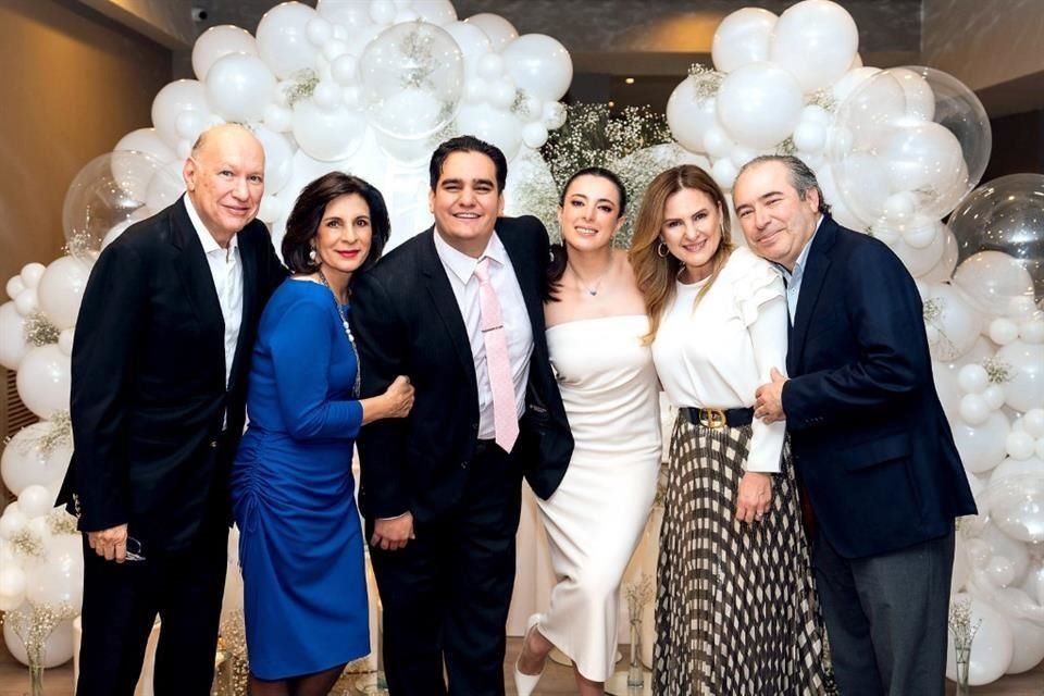 Ricardo Máynez, Mónica Castellanos, los novios, Gabriela Garza de Gracida y Fidel Gracida