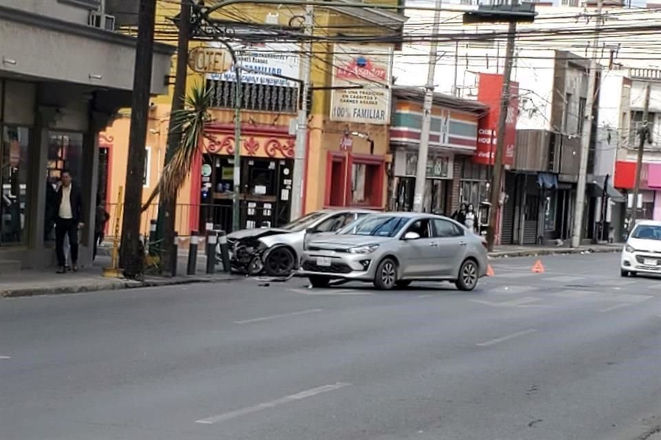 El percance se registró a las 13:00 horas.