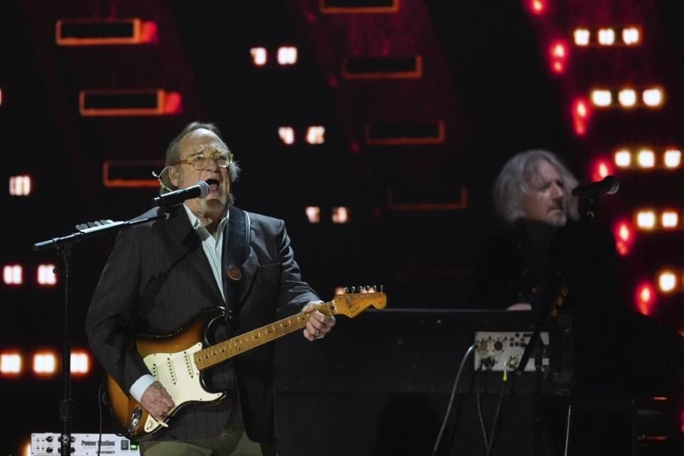 Stephen Stills fue una de las sorpresas de la noche.