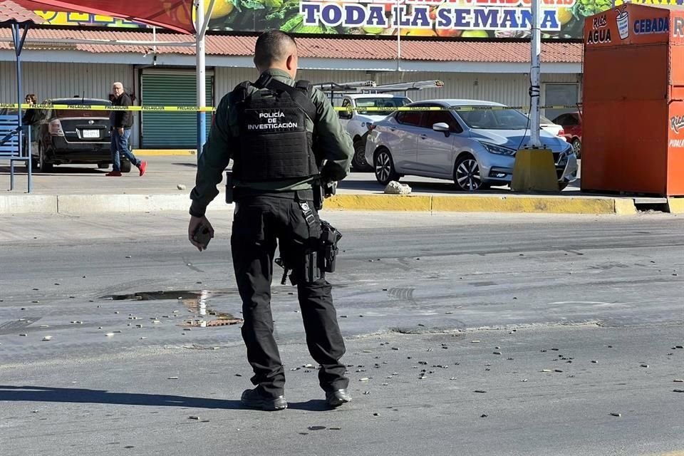 Decenas de casquillos percutidos en la escena del ataque.