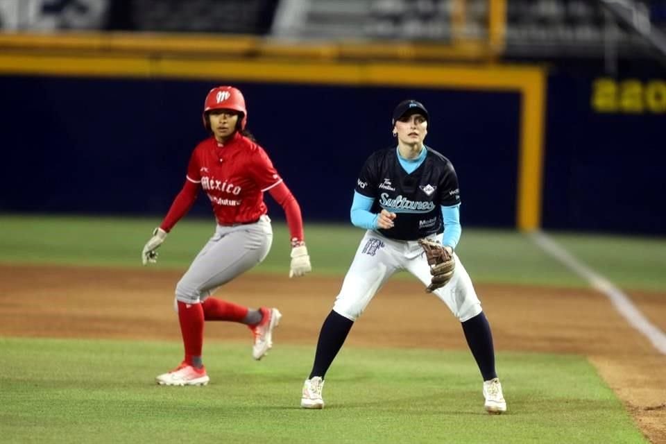 Sultanes Femenil inició gira en la Ciudad de México.