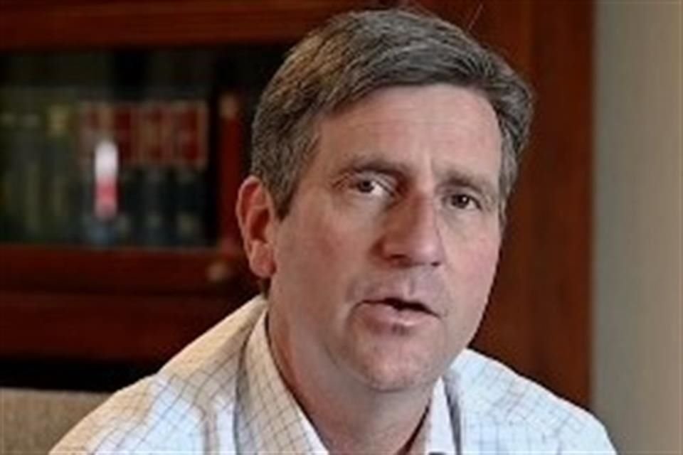 El representante Greg Stanton encabezó una carta para pedir al Presidente Donald Trump rescindir aranceles.