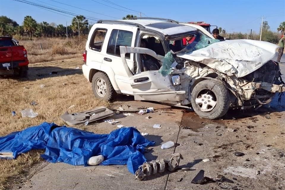 Un aparatoso accidenta deja al menos una persona muerta y cuatro lesionados, dos de gravedad, en la Carretera Cadereyta-Allende.