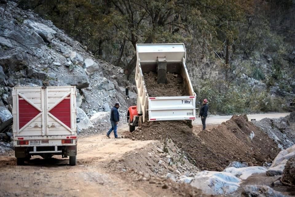 Se realiza la ampliación a dos carriles de los pasos provisionales construidos en 20 tramos de la Carretera a Laguna de Sánchez.