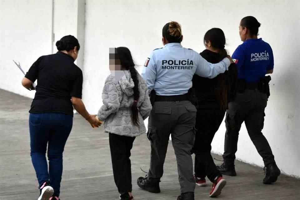 La Policía de Monterrey informó que las menores fueron ubicadas a las 10:00 horas en Ruperto Martínez y Juan Méndez, en el área del Mesón Estrella.