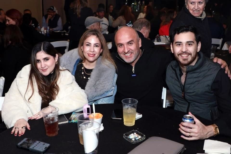 Karen Mendoza, Denisse Mendoza, Patricio Dieck y Mauricio García