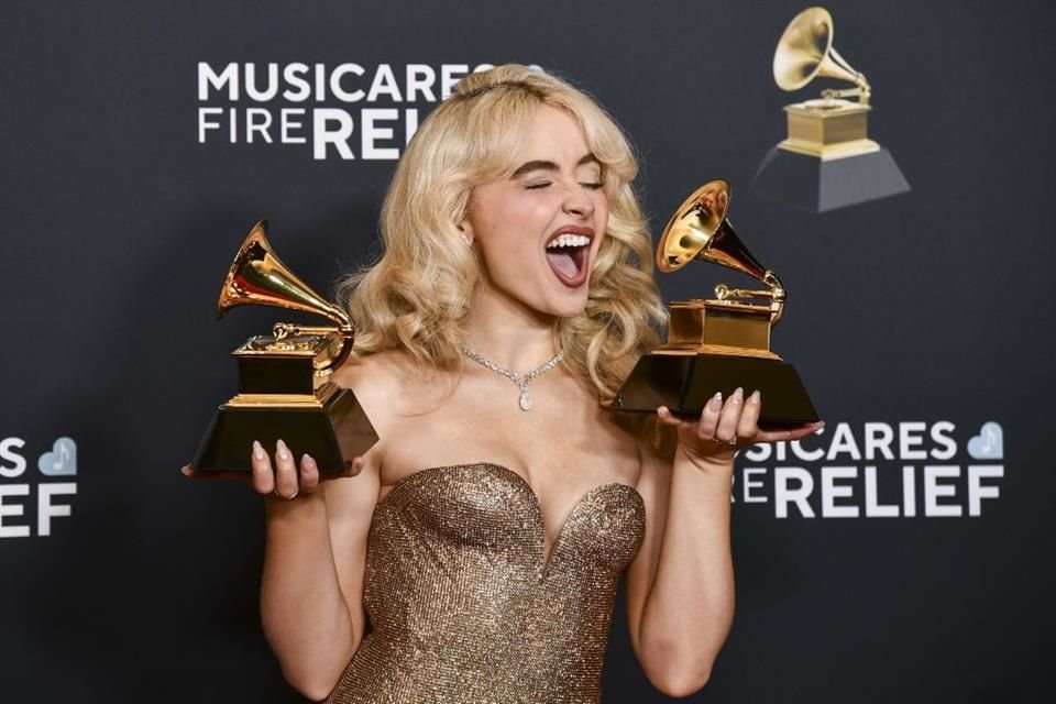 Sabrina Carpenter se llevó a casa de dos Grammy.