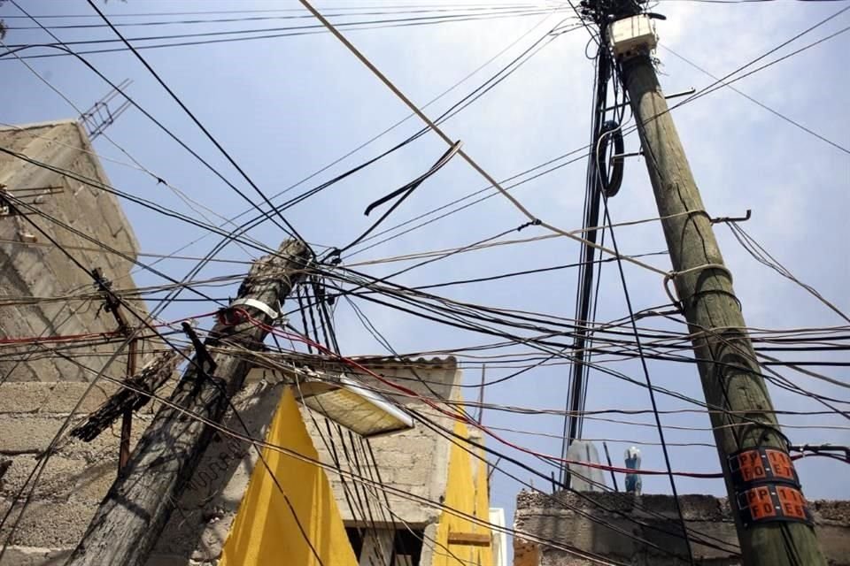 El Coordinador de la Bancada del Verde, Jesús Sesma, señaló que busca crear regulación para el soterrado de cables.