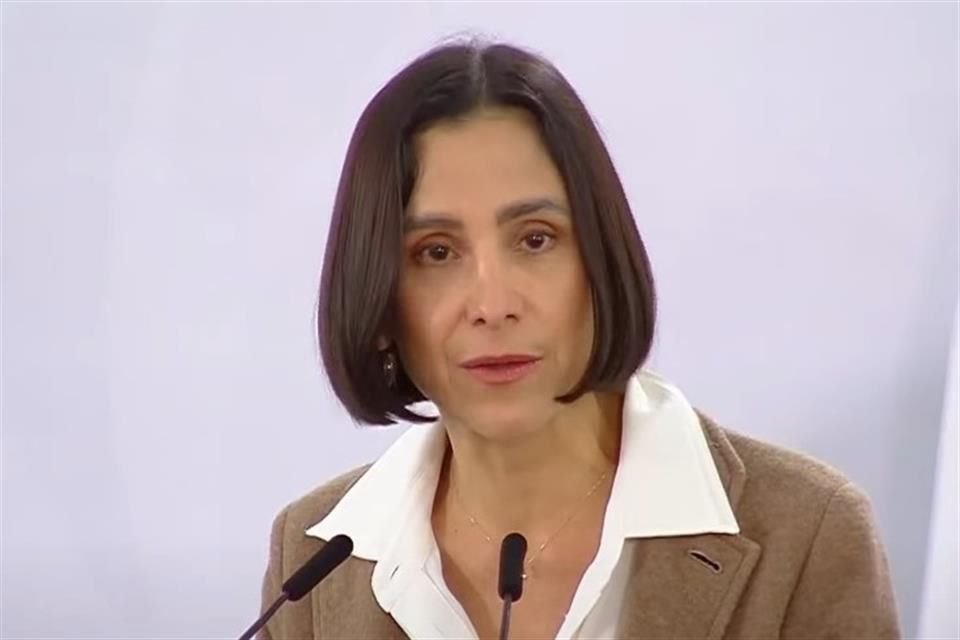 Luz Elena González, Secretaria de Energía.