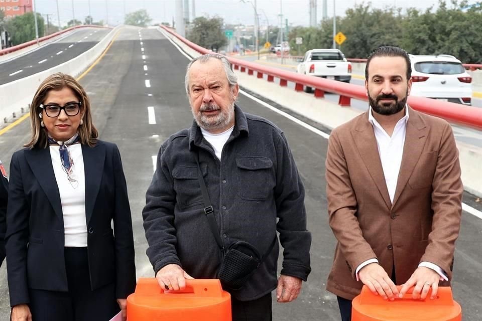 El Alcalde Mauricio Fernández informó que se reunió con el Comisionado federal de Seguridad, Omar Escobar.