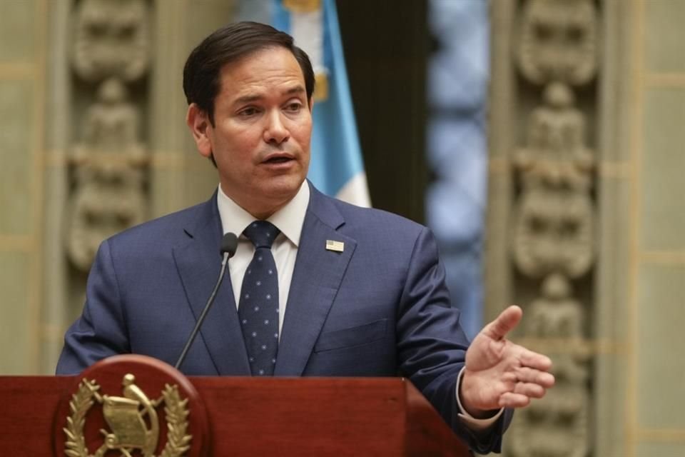 El Secretario de Estado, Marco Rubio, durante una reunión con el Presidente de Guatemala el 5 de febrero del 2025.