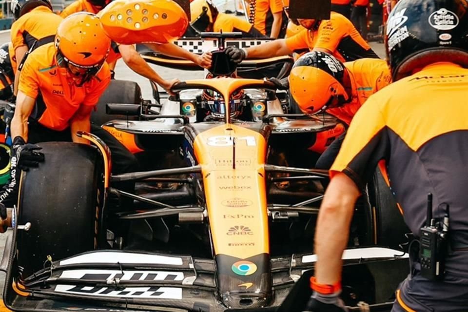 Oscar Piastri también rodó su McLaren en Barcelona.